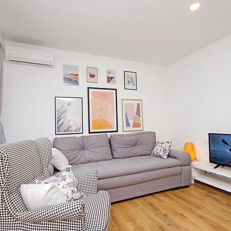 Apartments Luny Makarska Zimmer foto